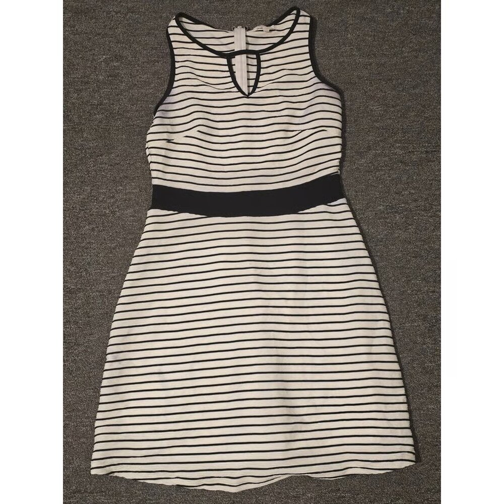 Striped Dress Sleeveless Casual Keyhole White Black Size M
